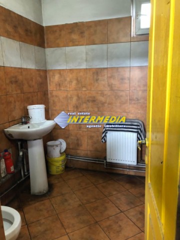 hala-betonata-cu-teren-si-utilitati-350-mp-in-alba-iulia-zona-centru-1